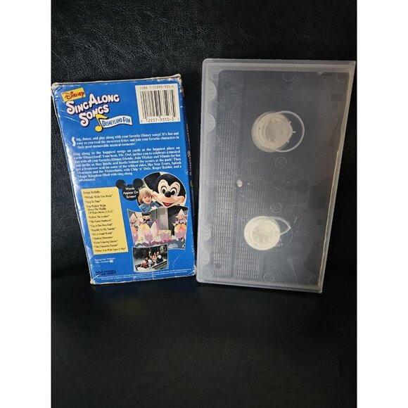 Lot Of 2 Disney's Sing Along Songs VHS- Small Word & Disney Very Merry Christmas - Picture 2 of 15